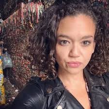 Karen Gerena's Instagram, Twitter & Facebook