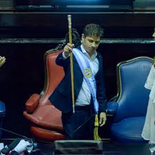 Alberto fernández cumplió sus primeras 24 horas como presidente. Axel Kicillof Asumio Como Gobernador Bonaerense Critico La Herencia De Macri Y Vidal Y Anticipo Sus Primera Medidas
