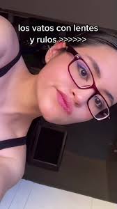 Chico Con Lentes Pulsos