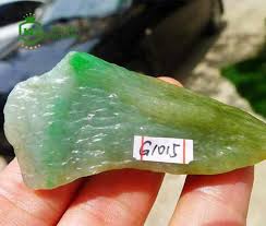 Tổng Quan Đá Ngọc Cẩm Thạch (Jade): Đặc Điểm, Phân Loại và Giá Trị