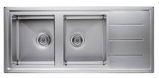 Ricorda che maniglie ed eventuali rivestimenti laterali o liste di finitura sono da acquistare a parte. Lavello Quale Materiale Scegliere Per Il Lavandino Della Cucina Cose Di Casa