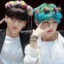 V played a key role in helping the golden maknae break away from his shyness. How To Tell The Difference Between V And Jungkook Quora