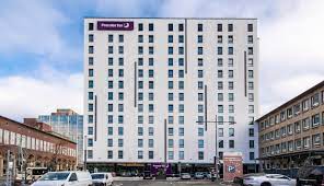 I am glad that you have enjoyed many aspects of your stay with us, including our excellent location near the airport, the super wifi we offer and the friendly. Essen City Centre Hotel Germany Premier Inn