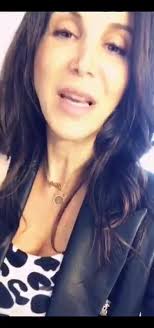 Only dad would give watermelon to the kids like this... 🤣😂