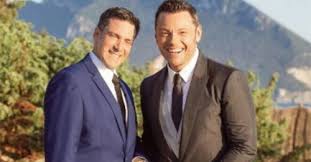 2 708 800 tykkäystä · 2 967 puhuu tästä. News Radioitalia Chi E Victor Allen L Uomo Che Ha Sposato Tiziano Ferro