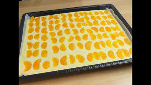 Die speisestärke mit circa 4 el des mandarinensaftes verrühren bis sie sich auflöst. Einfacher Obstkuchen Mandarinenkuchen Vom Blech Blechkuchen Rucki Zucki Kuchen Mmh Soo Lecker Youtube