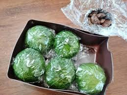 にゃごにゃの野草料理 フキの葉むすび