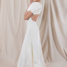 Depending on your body type, venue of your wedding, activities of the day and, most importantly, your preference, you can choose the gown of your dreams. 26 Best Non Traditional Wedding Dresses Of 2021