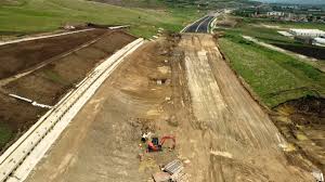 Termenul de finalizare pentru tot tronsonul de 70 de kilometri era acest an. Video Autostrada CompletÄ Intre Sibiu Si Cluj Napoca AmeninÈatÄ De Lipsa De Asfalt Cele Mai Noi Imagini Cu Lotul 2 Al AutostrÄzii A10 Sebes Turda