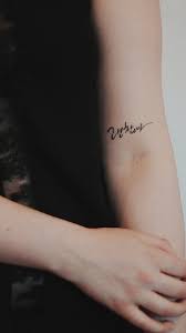 Check out these awesome tattoos written in hangul^^ (the one above says my light) i love you, mom i desire a love that's alive freedom little sibling shining/sparkling deep kindness hard to translate to english, but tattoos in hangul! Kpop Tattoos Ideas Tattoos Gallery