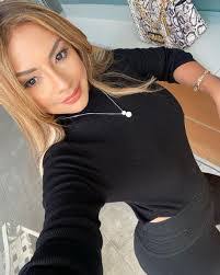 Marina Beard's Instagram, Twitter & Facebook