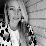 Amanda Renard's Instagram, Twitter & Facebook