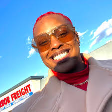 Vickie Pryor's Instagram, Twitter & Facebook