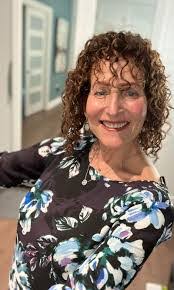 Maxine Crawford's Instagram, Twitter & Facebook