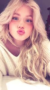 Alicia Whetstone's Instagram, Twitter & Facebook