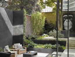 1001 Ideen Fur Moderne Gartengestaltung Zum Geniessen An Warmen Tagen Gartengestaltung Vorgarten Modern Wasserbecken Garten