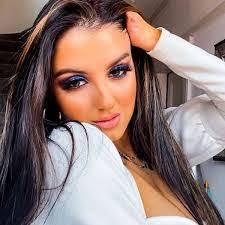 Sasha Redd's Instagram, Twitter & Facebook