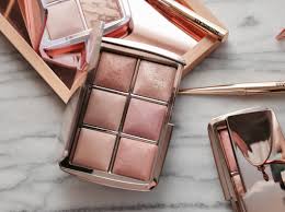 Hourglass launches ambient lighting holiday palettes as a part of the holiday collection for 2019, beauty brand hourglas. Hourglass Ambient Lighting Edit Unlocked Palette Makeup Sessions