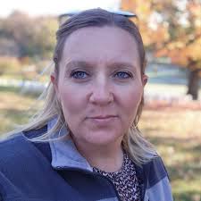 Is anyone interested in starting a 14U softball team in the Hannibal, MO  area?