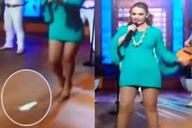 Born ana patricia navidad lara on may 20, 1973) is a mexican actress and singer. Oops Video Of Mexican Singer Patricia Navidad S Sanitary Pad Falling During Live Show Goes Viral India Com