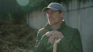 The story of Harry Enright and his dream of becoming a jockey.