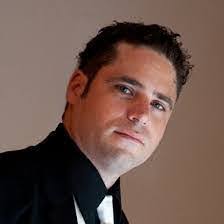 Vincent Mucci's Instagram, Twitter & Facebook