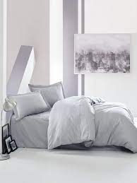 Kaliteli malzemelerden üretilen nevresim takımları sade ve cafcaflı modelleriyle sizi bekliyor! Cotton Box Elegant Gri Saten Nevresim Takimi Cift Kisilik Nevresim Dunyasi Nevresim Takimlari Tac Cotton Box 3d Nevresim Clasy Cemil Ipekci