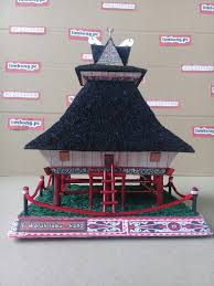 Rumah adat siwaluh jabu dan rumah adat batak karo bertiang tinggi. Jual Miniatur Rumah Adat Batak Karo Ukuran Sedang Kota Medan T A L Store Tokopedia