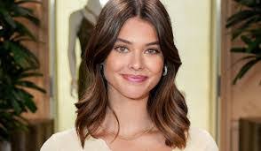 Kristen Thorne's Instagram, Twitter & Facebook