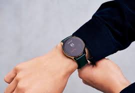 The casing is made out of polished stainless at 46mm, the oneplus watch is pretty large. Oneplus Watch Der Hersteller Verrat Spannende Details Und Den Grund Warum Auf Google Wear Os Verzichtet Wurde Notebookcheck Com News