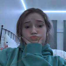 Ella Covington (@EllaCovington)