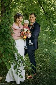 We did not find results for: Schleifenfangerbraut Anke Tragt Ein Individuelles Hochzeitskleid Im 20s Stil Schleifenfanger