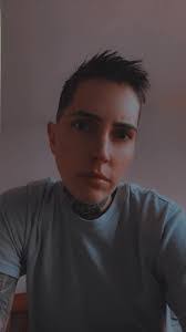 Shannon Warnick's Instagram, Twitter & Facebook