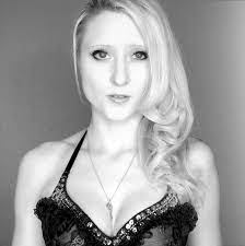 We did not find results for: Cherry Aus Berlin Feuer Und Lichtkunstlerin