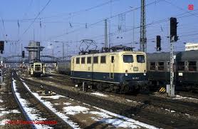141 412 Am 10 03 1987 In Munchen Hbf Dahinter 260 880 Eisenbahn Bundesbahn Strassenbahn