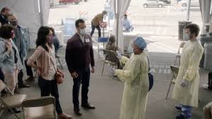 A drama centered on the personal and professional lives of five surgical interns and their supervisors. Grey S Anatomy Season Premiere Review Omg Did Spoiler Return Tv Fanatic