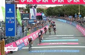 Caleb ewan doubled up with victory on stage seven of the giro d'italia as attila valter retained the pink jersey, while britain's hugh carthy survived a late scare at the finish in termoli. Q31698msgzdqkm