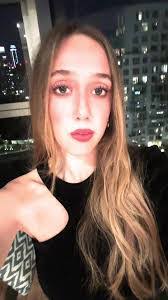 Nicole Behr's Instagram, Twitter & Facebook