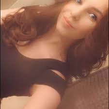 Ashley Horvath's Instagram, Twitter & Facebook