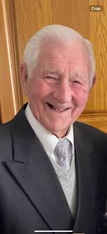 The story behind the viral video of 91-year-old Willie Clinton's first-ever  hole-in-one