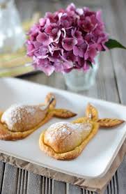Petites Tartes Aux Poires Et Speculoos Trop Mignonnes Tarte Aux Poires Poire Au Chocolat Idee Recette Dessert