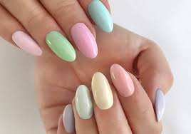 Agua tibia, jabón, empujador de cutícula, una lima y un bloque pulidor de uñas es lo que necesitarás. Step By Step Como Utilizar Los Esmaltes Semipermanentes En 7 Pasos Video Tutorial Blog De Material Estetica