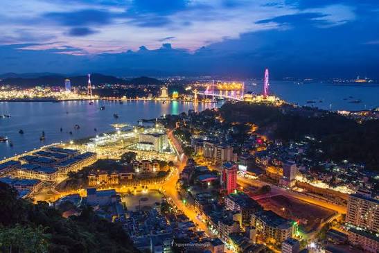 Toàn cảnh Bãi Cháy về đêm