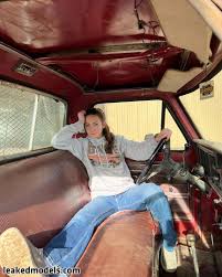 Laura Carlson Wilson  Laura Farms  laura_farms  lauraywilson Photo Nude  Leaks OnlyFans 12 - Modèles Leakées