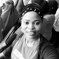 Tania Dunham's Instagram, Twitter & Facebook