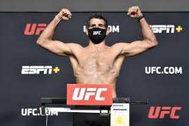Ufc's beneil dariush down to fight charles oliveira after spinning back fist ko | tmz sports. Ufc Vegas 18 Beneil Dariush Done Begging For Opponents
