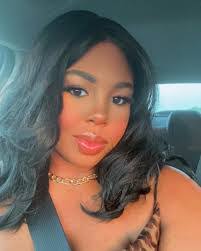 Paula Wofford's Instagram, Twitter & Facebook