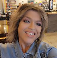 The Dairy Isle ice cream stand chain was started in Wooster, Ohio in 1951.  Clarence Shank designed these compact and colorful buildings to arrive in a  kit, ready to be assembled by