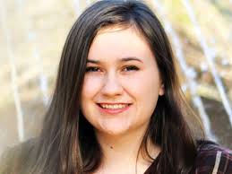 Şagirdinə lüt şəkillərini göndərən 22 yaşlı qadın müəllim saxlanıldı