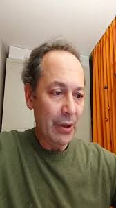 Genç bir cilt için ne yapalım?, Öncelikle zamanında ve yeterli uyku,  hareketli bir yaşam (detaylarını var), dengeli ve bitkisel ağırlıklı bir  beslenme (hangi bitkiler cilt açısından nasıl etki eder, ...